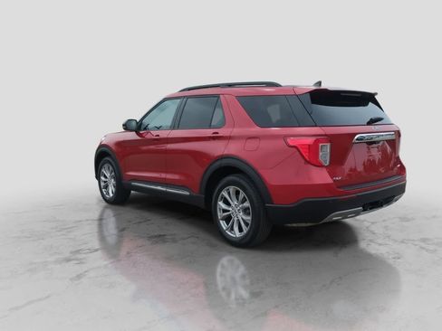Certified 2024 Ford Explorer XLT w/ Equipment Group 202A AWD/4WD image 6