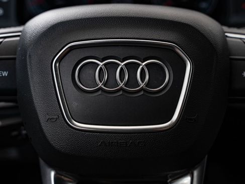 Used 2022 Audi Q8 Premium Plus AWD/4WD image 30
