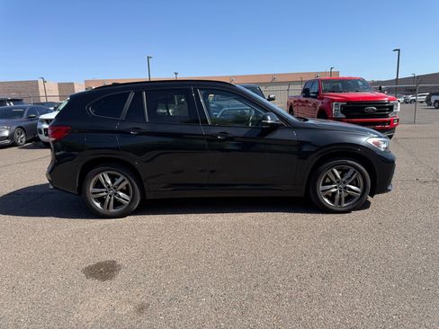 Used 2021 BMW X1 xDrive28i w/ M Sport Package AWD/4WD image 4