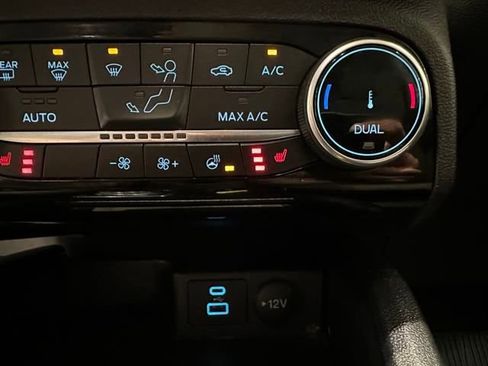 Used 2022 Ford Escape SE w/ Convenience Package image 13