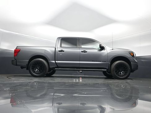 Used 2019 Nissan Titan SV w/ SV Convenience Package RWD image 48
