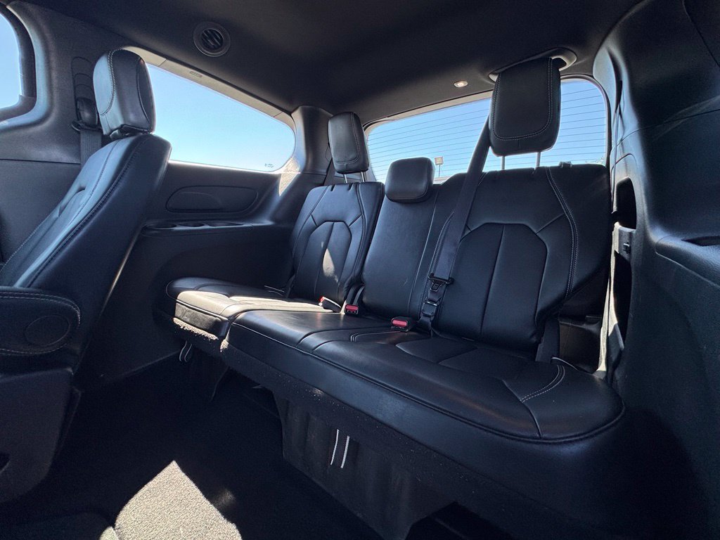 Used 2025 Chrysler Pacifica Select FWD image 21