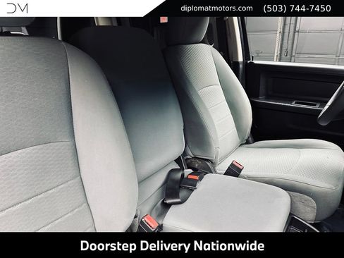 Used 2019 RAM 1500 ST w/ SXT Plus Group AWD/4WD image 18