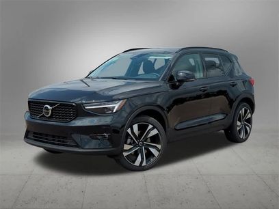 New 2025 Volvo XC40 B5 Plus w/ Protection Package Premier