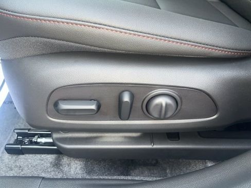 New 2025 Chevrolet Trax RS w/ Sunroof Package image 16