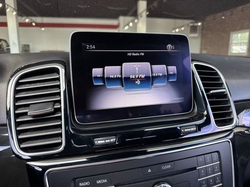 Used 2018 Mercedes-Benz GLE 350 image 4