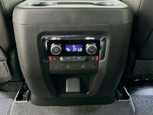 New 2026 GMC Yukon Denali w/ Denali Reserve Package image 28