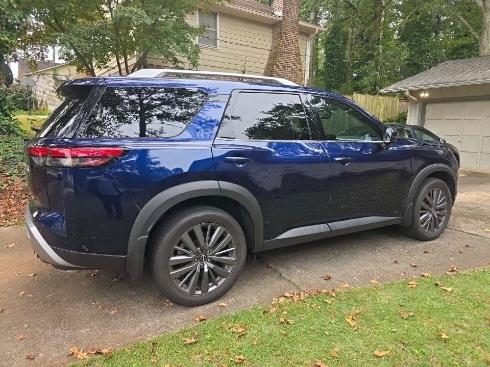 Used 2024 Nissan Pathfinder SL w/ SL Premium Package AWD/4WD image 5