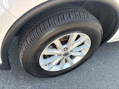 Used 2020 Dodge Durango SXT image 11