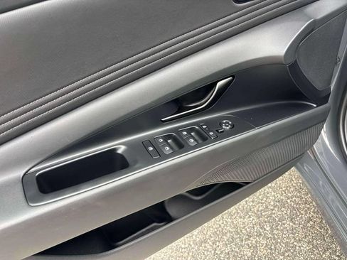 Certified 2025 Hyundai Elantra Sport FWD image 17
