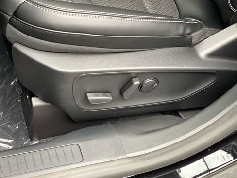 New 2024 Ford Escape PHEV image 9