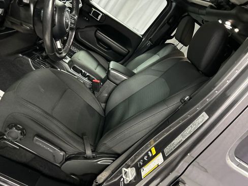 Used 2021 Jeep Gladiator Sport image 12