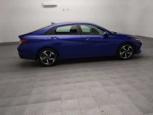 Used 2023 Hyundai Elantra SEL w/ Convenience Package FWD image 10
