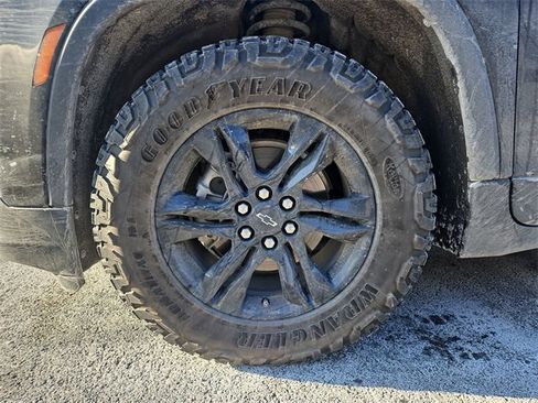 Used 2022 Chevrolet Traverse LS w/ Midnight/Sport Edition image 7