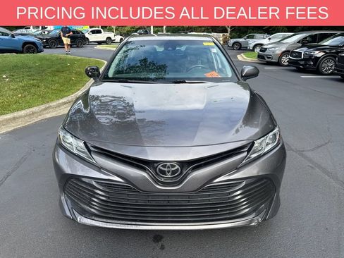 Used 2018 Toyota Camry LE FWD image 11