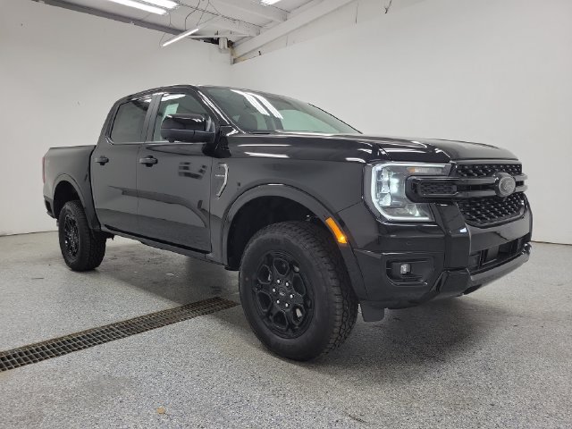 Used 2026 Ford Ranger Lariat w/ FX4 Off-Road Package AWD/4WD image 2