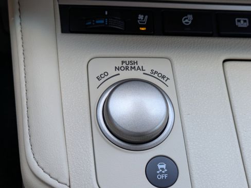 Used 2017 Lexus ES 350 w/ Luxury Package FWD image 28
