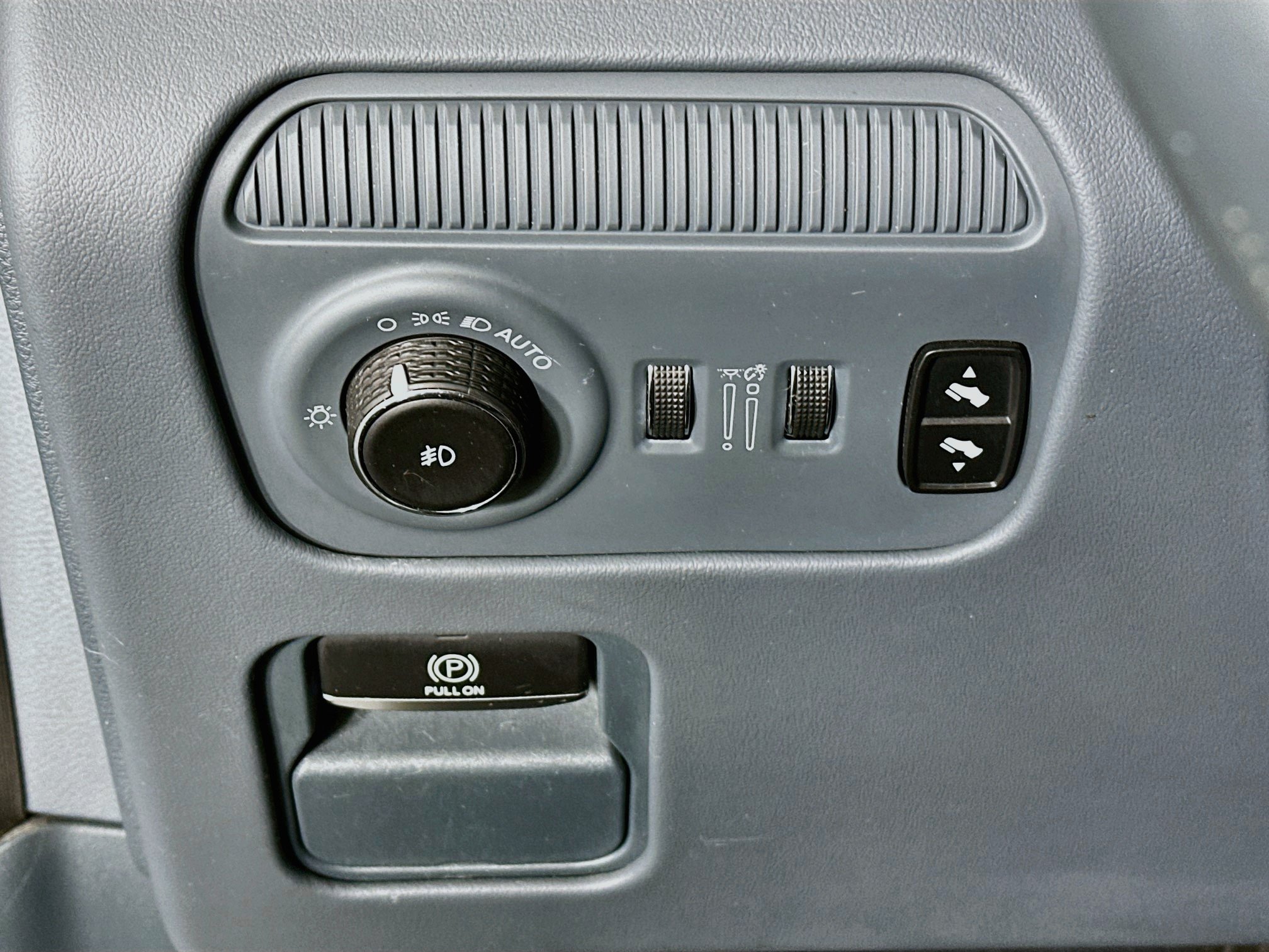 Used 2022 Jeep Grand Wagoneer Series III AWD/4WD image 17