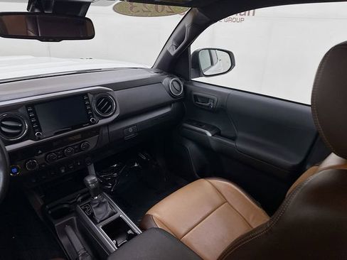 Used 2023 Toyota Tacoma TRD Sport w/ Advanced Technology Package image 21