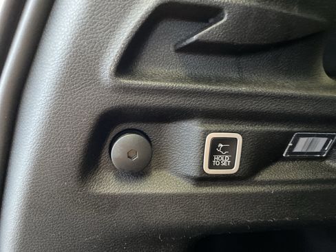 Used 2024 Jeep Grand Cherokee L Limited w/ Luxury Tech Group II image 39