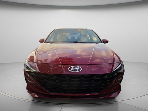 Used 2022 Hyundai Elantra SEL FWD image 3