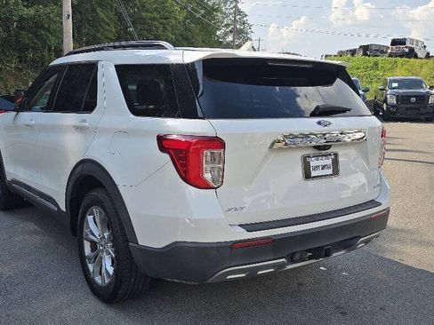 Used 2020 Ford Explorer XLT w/ Equipment Group 202A AWD/4WD image 8
