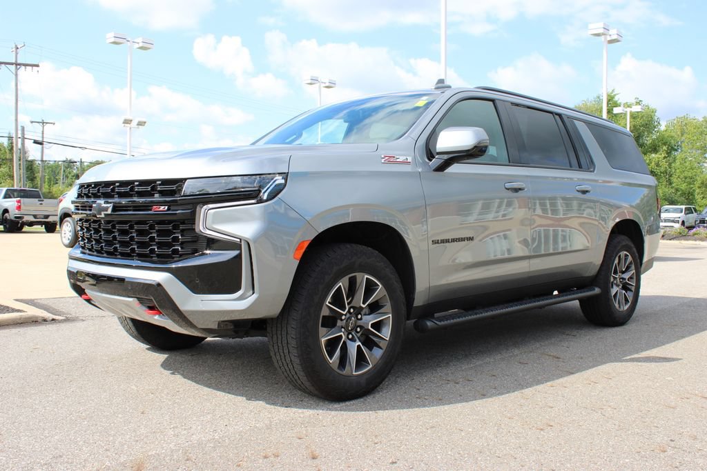 Used 2024 Chevrolet Suburban Z71 w/ Luxury Package AWD/4WD image 10