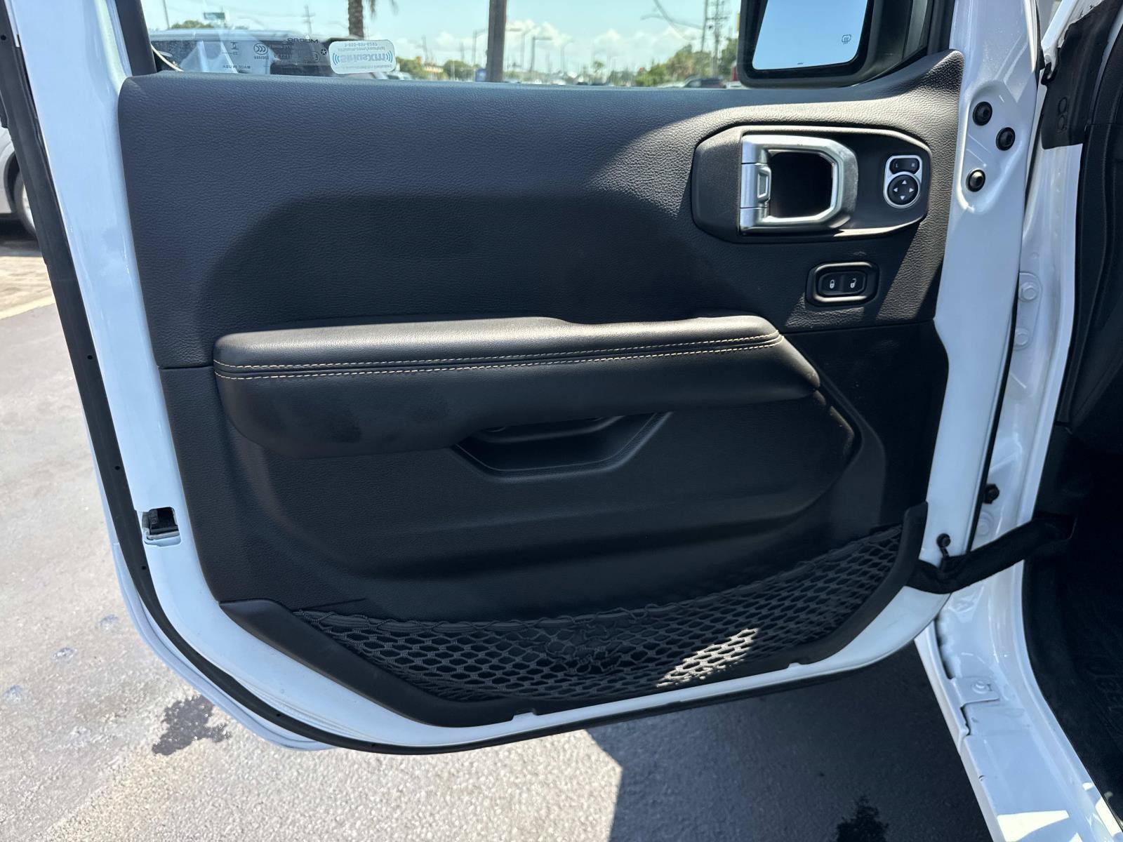 Used 2024 Jeep Wrangler Unlimited Sahara w/ Safety Group AWD/4WD image 18
