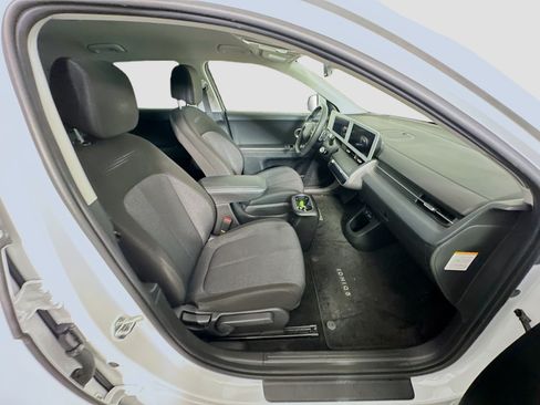 Used 2024 Hyundai Ioniq 5 SEL RWD image 31
