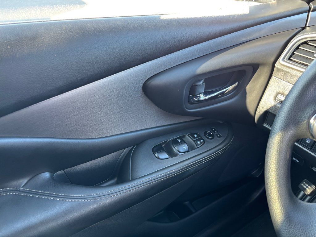 Used 2020 Nissan Murano S w/ Technology Package FWD image 14