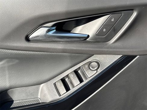 Used 2026 Chevrolet Equinox LT image 28