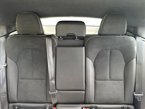 Used 2022 Volvo C40 P8 Recharge Ultimate image 18