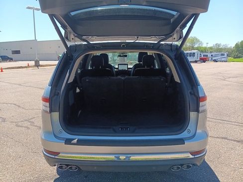 Used 2023 Lincoln Aviator Reserve AWD/4WD image 27
