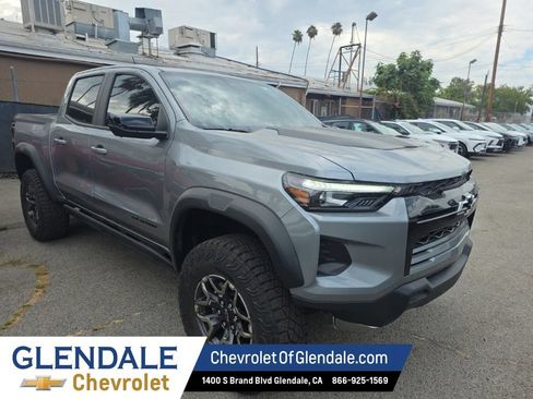 Used 2026 Chevrolet Colorado ZR2 w/ Technology Package AWD/4WD image 7