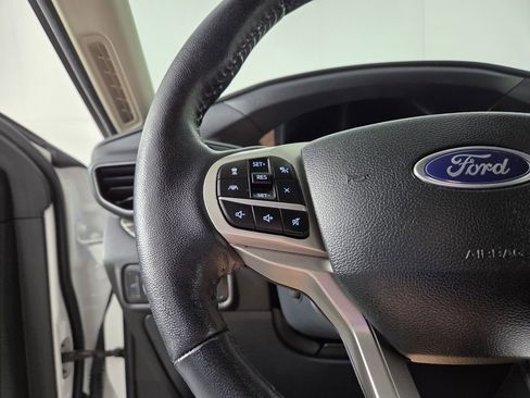 Used 2022 Ford Explorer Limited w/ Equipment Group 301A image 19