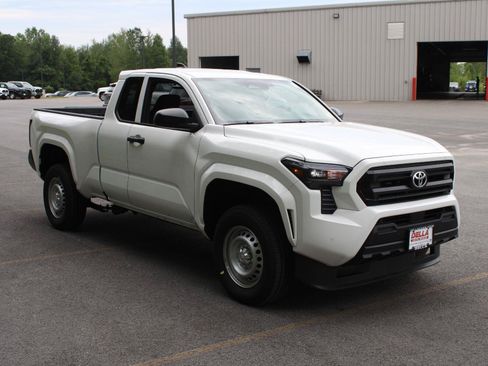 New 2026 Toyota Tacoma SR w/ SR Upgrade Package AWD/4WD image 3