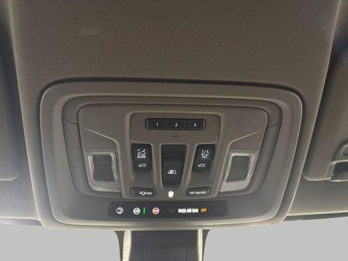 Used 2020 GMC Sierra 1500 Denali w/ Denali Premium Package image 18