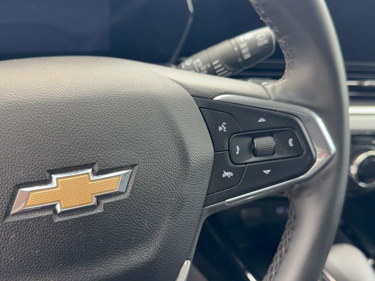 Used 2025 Chevrolet Trax LT w/ LT Convenience Package FWD image 19