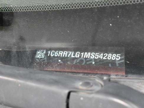 Used 2021 RAM 1500 Classic SLT AWD/4WD image 27