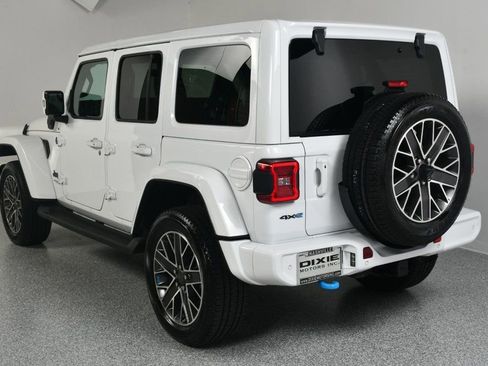 Used 2022 Jeep Wrangler Unlimited Sahara image 7