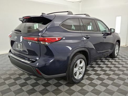 Used 2022 Toyota Highlander LE AWD/4WD image 24