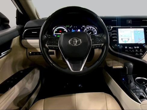 Used 2019 Toyota Camry XLE w/ Driver Assist Package FWD image 6