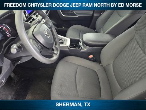 Used 2025 Toyota RAV4 LE image 10