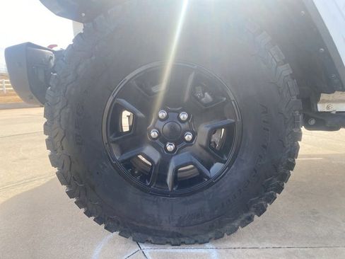 Used 2021 Jeep Gladiator Rubicon image 23