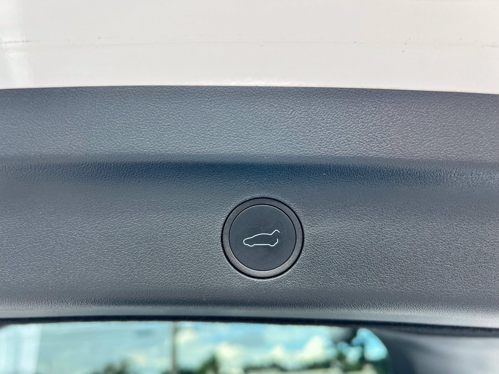 Used 2025 Tesla Model Y Long Range RWD image 25