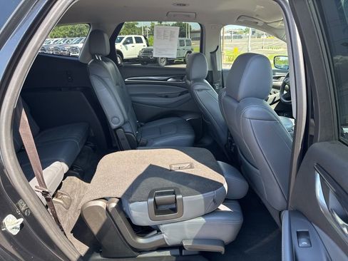 Used 2021 Buick Enclave Essence image 20