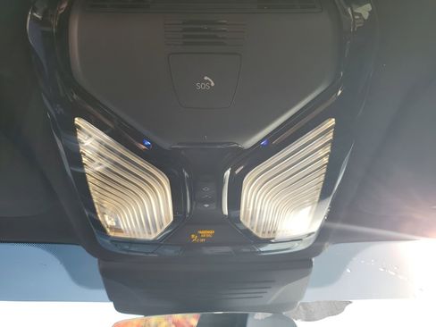 Used 2023 BMW X7 M60i w/ Executive Package image 42