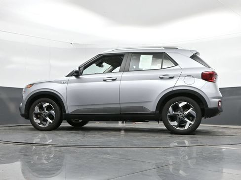 Used 2022 Hyundai Venue SEL FWD image 42