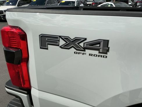 Used 2025 Ford F350 Lariat w/ Black Appearance Package AWD/4WD image 16