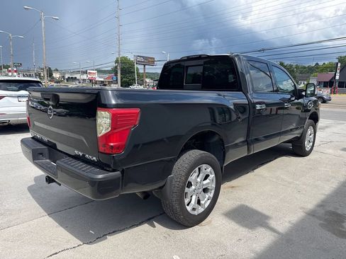 Used 2017 Nissan Titan SV AWD/4WD image 6